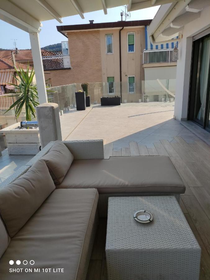 Appartamento Spotorno Con Ampio Terrazzo Attrezzato Anche Con Angolo Cottura Exterior foto